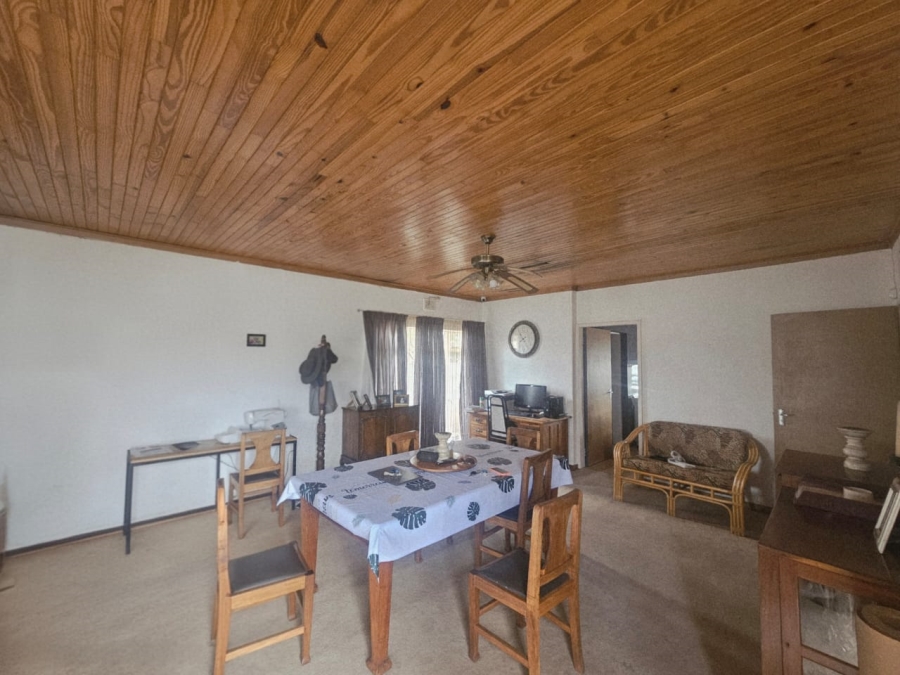 4 Bedroom Property for Sale in Ladybrand Free State
